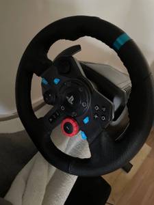  PC-Lenkrad von Logitech.