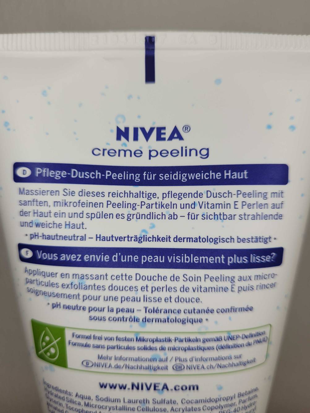 Peeling getestet: Nahaufnahme der Informationen auf der Rückseite der Tube.