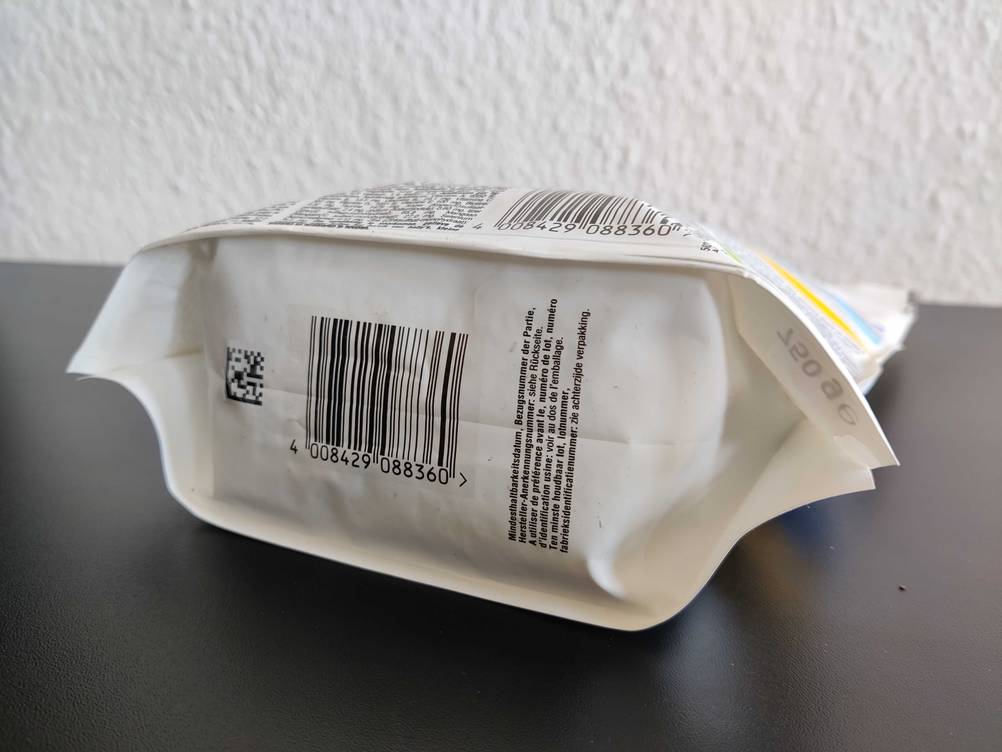 Perfect-Fit-Katzenfutter getestet: Der Boden der Packung mit Strichcode.