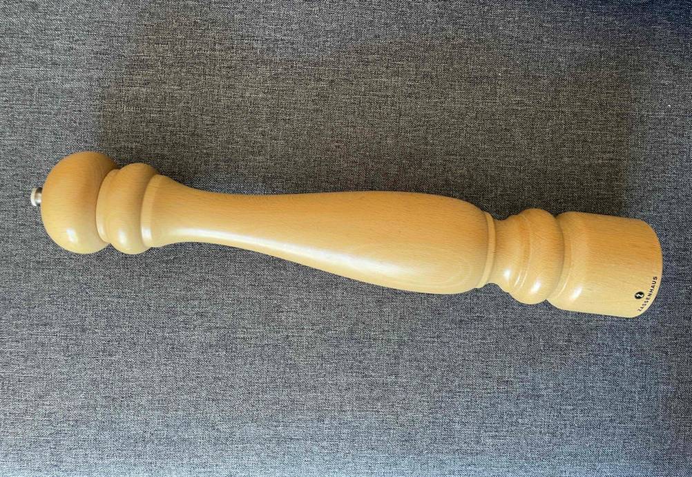 Eine Pfeffermühle aus Holz