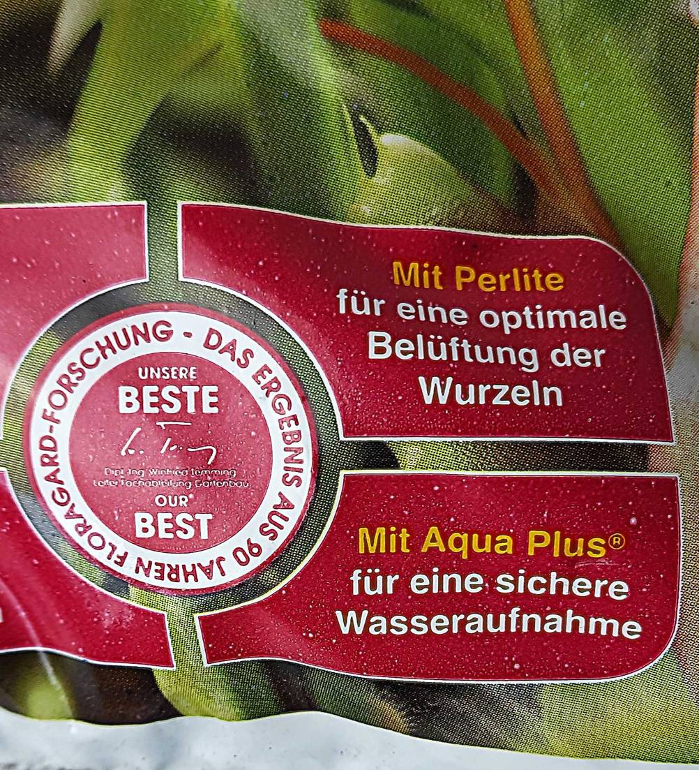 Pflanzerde im Test: Nahaufnahme der Verpackung mit Informationen.
