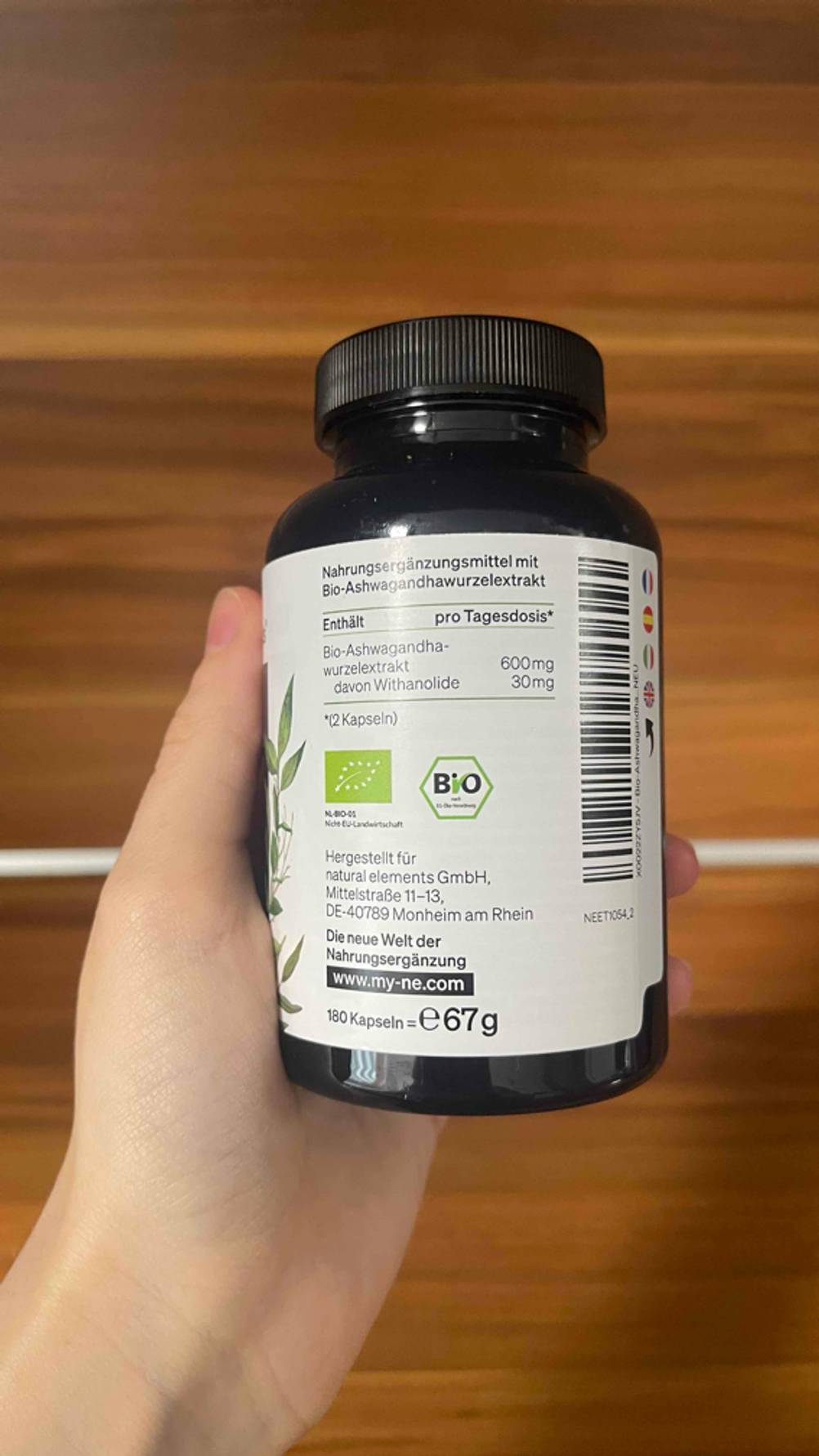 Nahaufnahme der Produktinformationen auf der Verpackung von einem getesteten pflanzlichen Beruhigungsmittel.