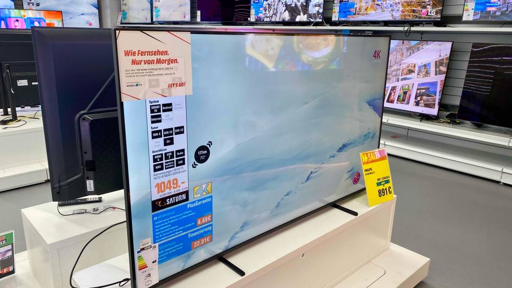 70-Zoll-Fernseher im Test: Fernseher ist eingeschaltet.