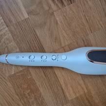 Der Auto Curler 8000 von Philips zeigt eine übersichtliche Leiste mit allen Bedienerknöpfen.