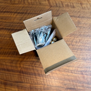 Der geöffnete Karton des Philips GC026/ 00 von oben