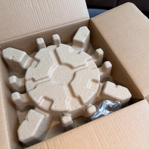 Der geöffnete Karton vom Philips HU3916/10 von oben