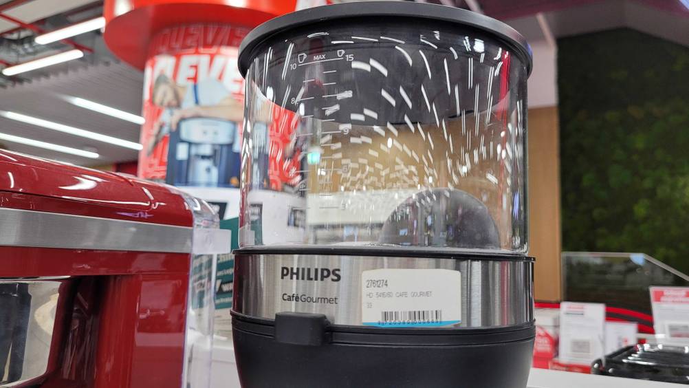Philips-Kaffeemaschine-Test: Nahaufnahme des Wassertanks.