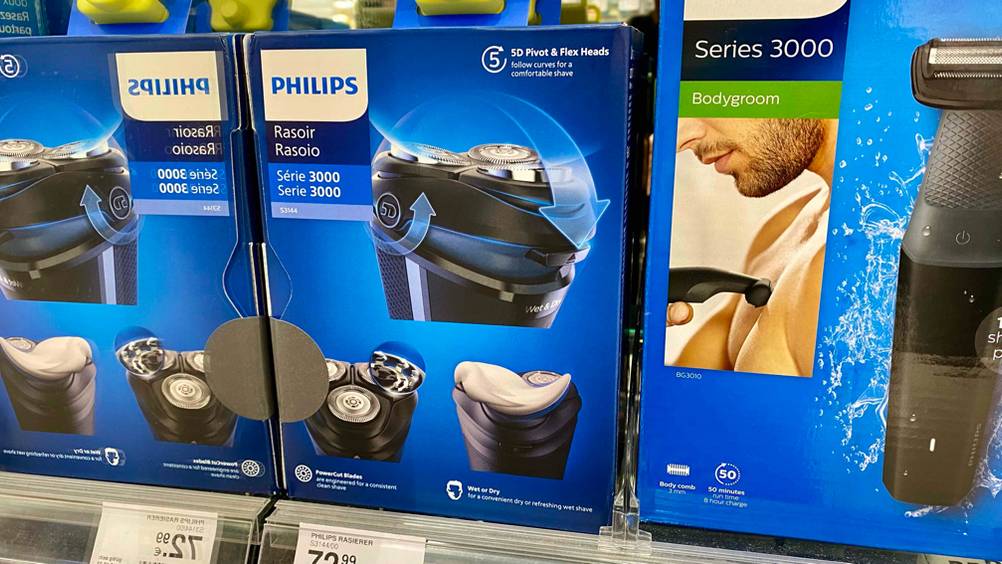 Rotationsrasierer von Philips getestet: Markenname ist auf der Verpackung zu lesen.
