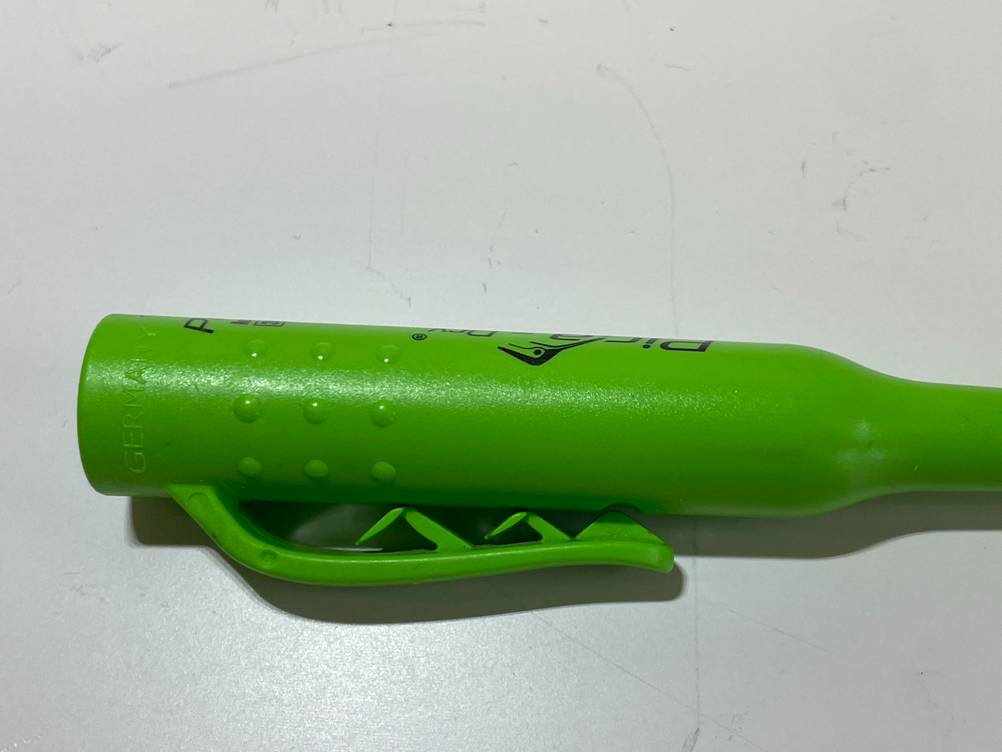 Detailansicht des Griffes eines getesteten Automatik Körners.