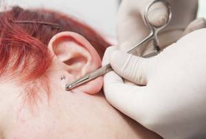 piercing-tragus