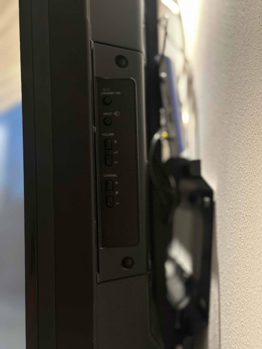 Blick auf das Einstellmenü an einem getesteten 49-Zoll-Fernseher.