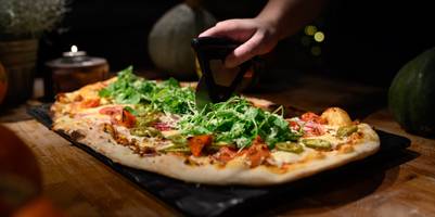 Pizza schneiden: Tipps zur Verwendung eines Pizzaschneiders