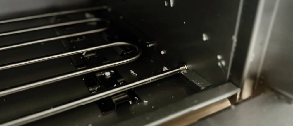 Die Heizelemente beim Pizzaofen von Royal Catering.