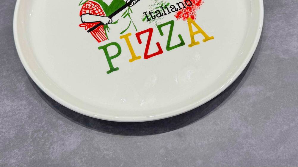 Pizzateller getestet: Nahaufnahme des Aufdrucks auf dem Teller.