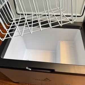 Das Innengitter der Plug in Festivals PIF-IC40 wird herausgenommen