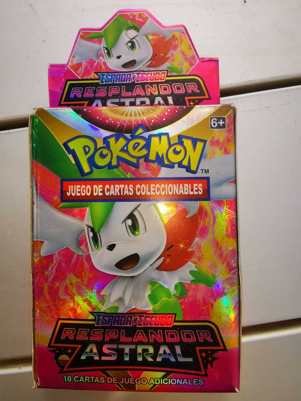 Ein getestetes Pokémon-Deck von vorne.