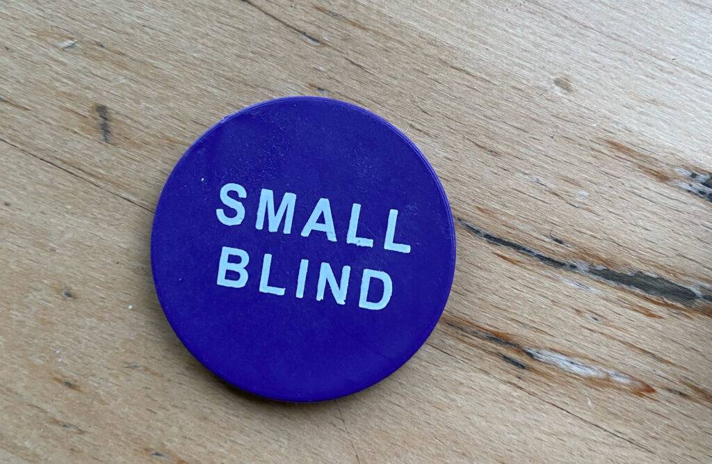 Pokerchips im Test: Detailansicht des Small-Blind-Chips.