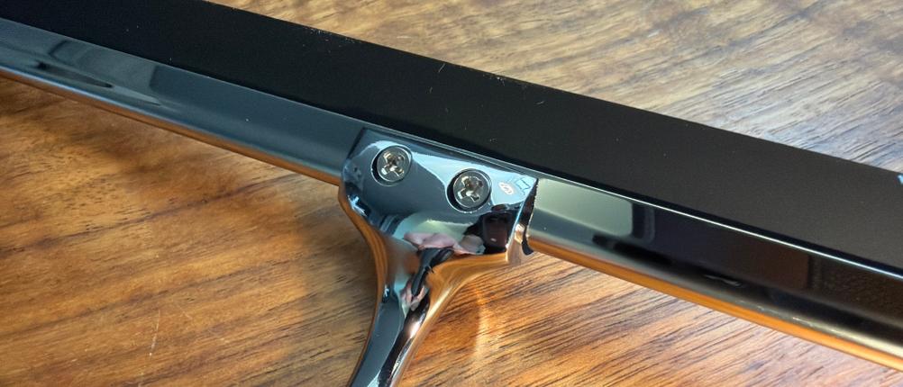 Eine Verschraubung am Ponsey-Badwischer