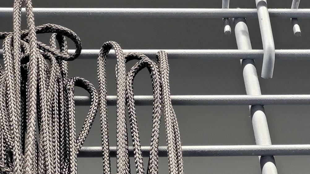 Detailansicht des Materials von getesteten Longierpeitschen.