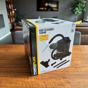 Der Karton des Powerplus pow X308 steht auf einem Tisch