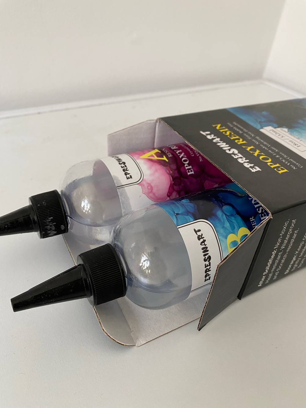 Epresinart Epoxidharz Flaschen in Verpackung.
