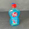 Die Flasche Pril 5+ Kraft-Gel Antibakteriell steht auf einer Küchenarbeitsplatte