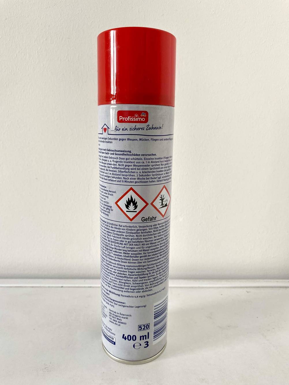 Insektensprayflasche hinten