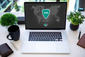 Proxy-Anbieter getestet: Auf einem Laptop ist ein VPN-Symbol zu sehen.