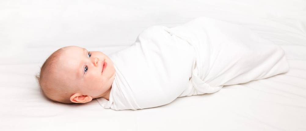 In gängigen Pucktuch-Tests im Internet wird immer wieder darauf hingewiesen, dass Körpernähe und Hautkontakt zwischen Mutter und Säugling in den ersten Monaten extrem wichtig ist.