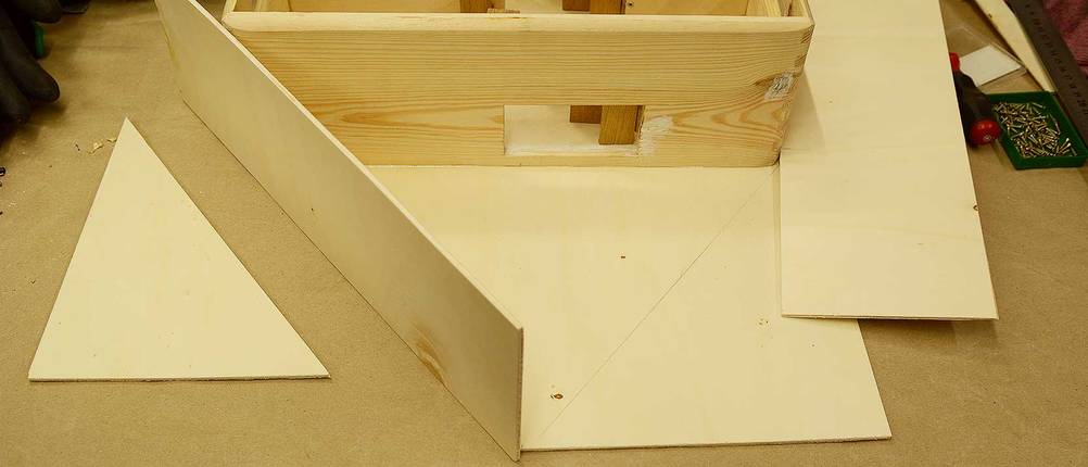 puppenhaus-selber-bauen-dach