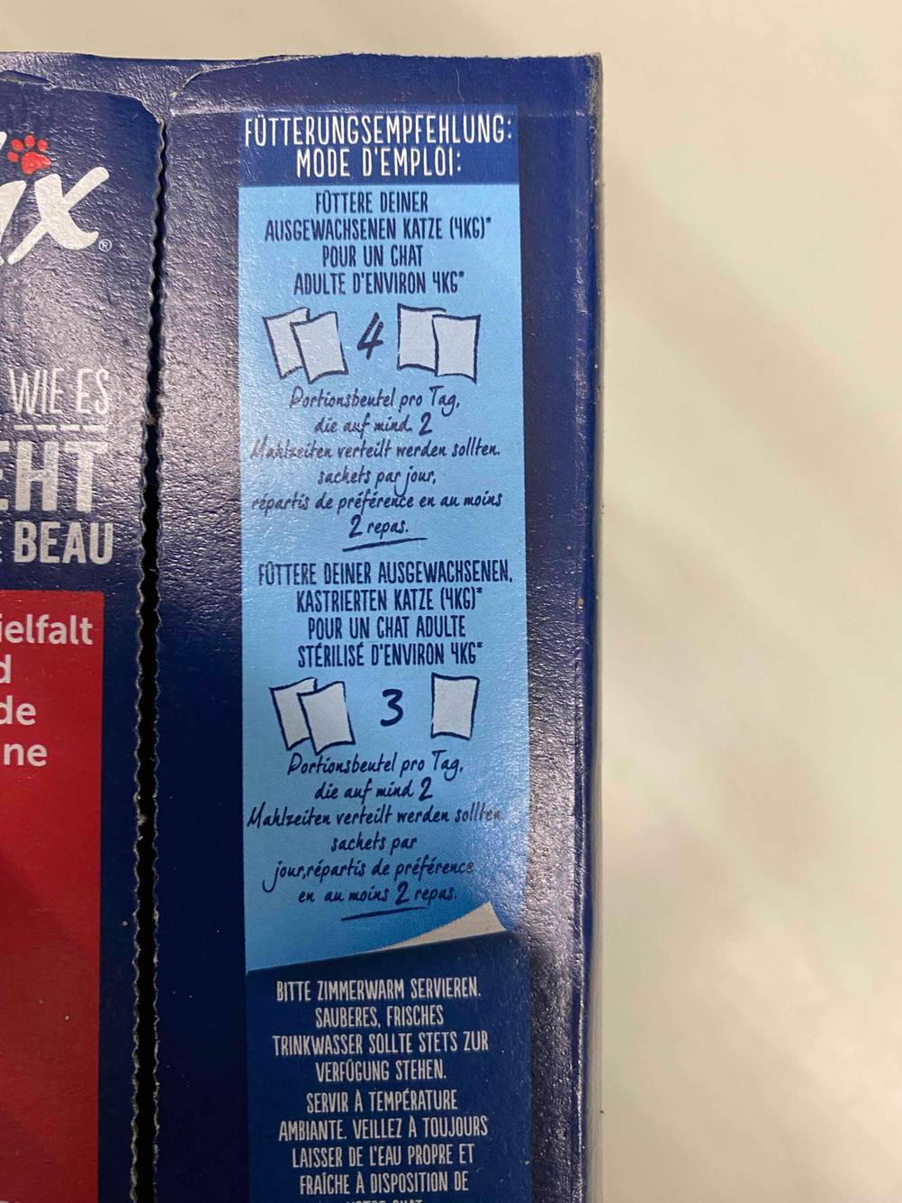 Katzennassfutter-Test: Auf dem Verpackungskarton steht die Fütterungsempfehlung.