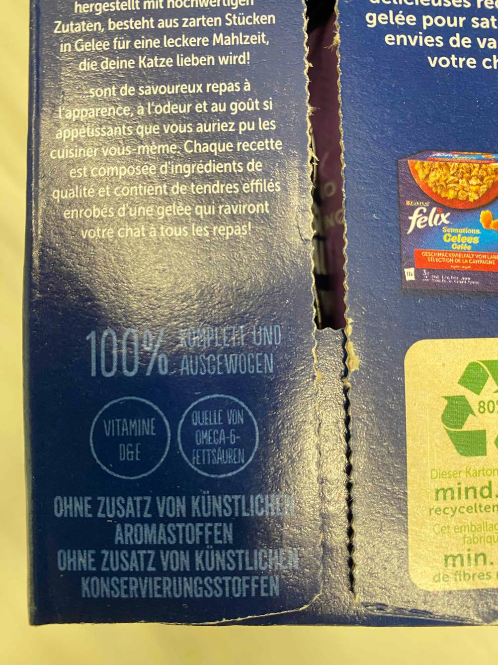 Katzennassfutter-Test: Auf der Verpackung von getestetem Katzennassfutter stehen Hinweise auf zusatzfreien Inhalt.