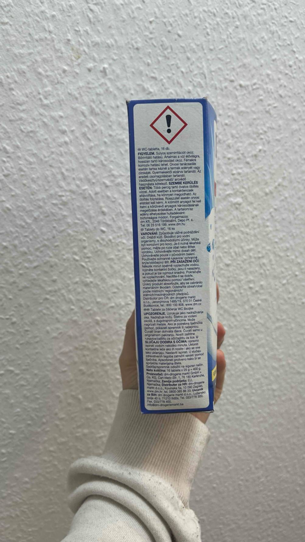 Seitenansicht der Verpackung der getesteten Putzmittel-Tabs.