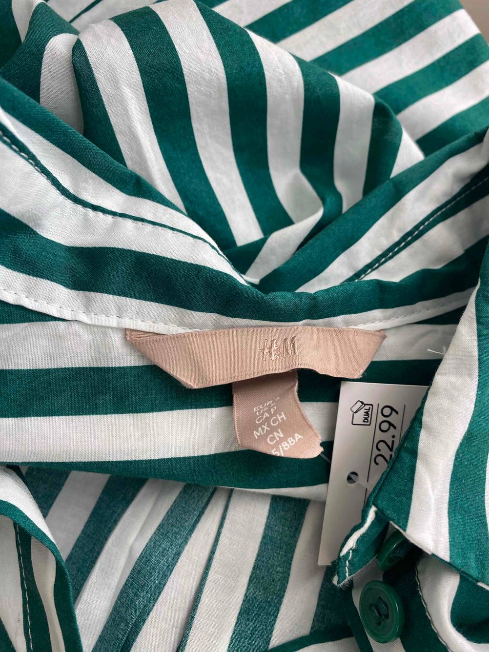 Pyjama Damen getestet: Nahaufnahme des Labels auf dem Produktetikett.