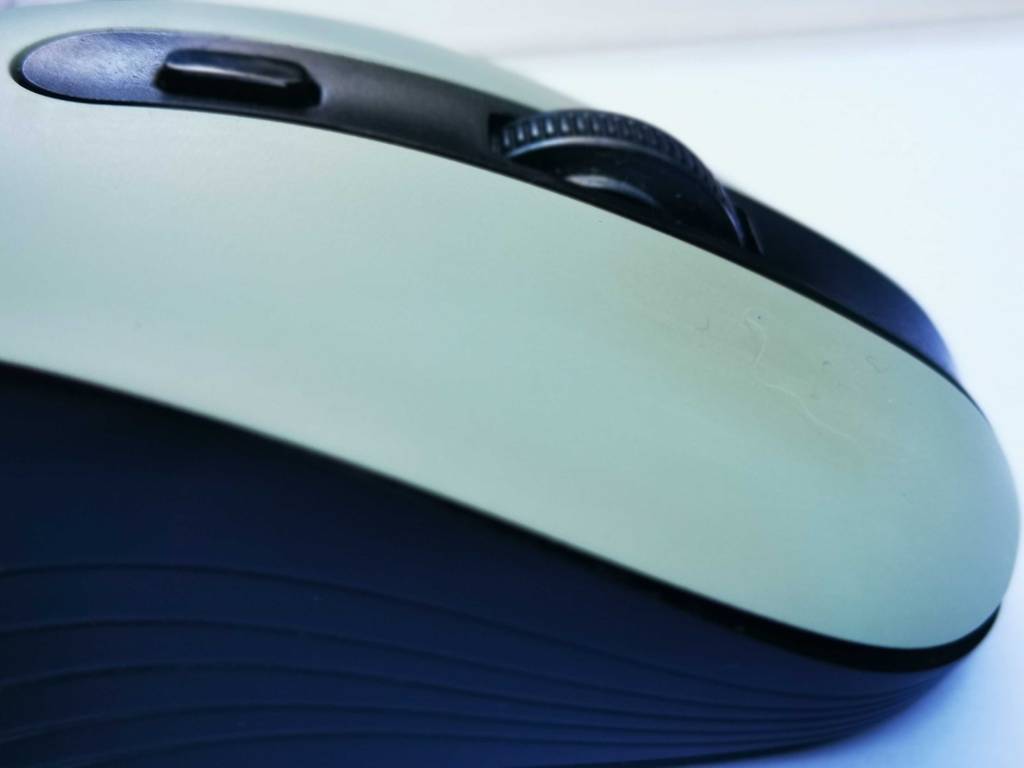 Nahaufnahme der Tasten auf der getesteten Silent Mouse.