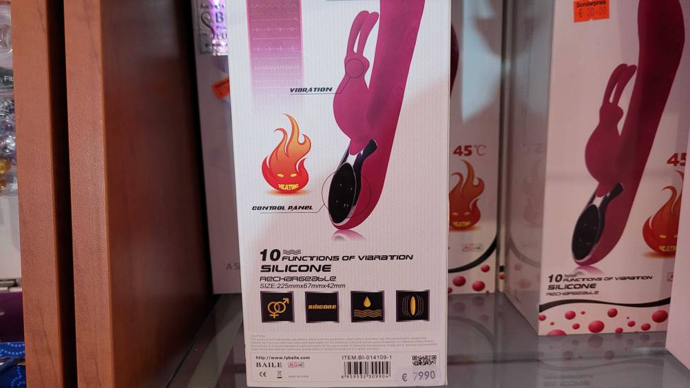 Nahaufnahme der Infografiken auf einer Verpackung des getesteten Rabbit-Vibrators.