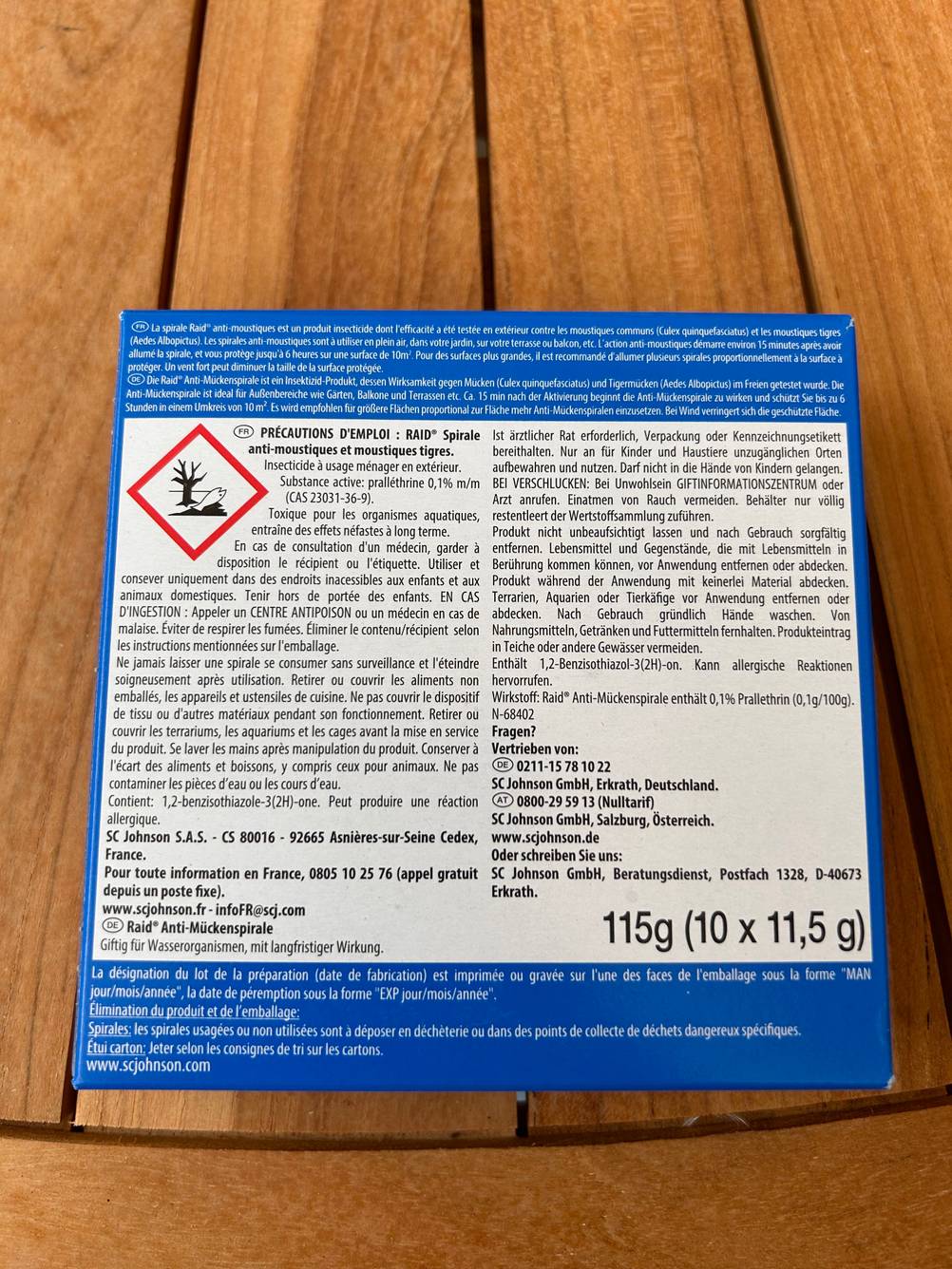 Rückseite der Verpackung einer getesteten Mückenspirale mit Inhaltsangaben.