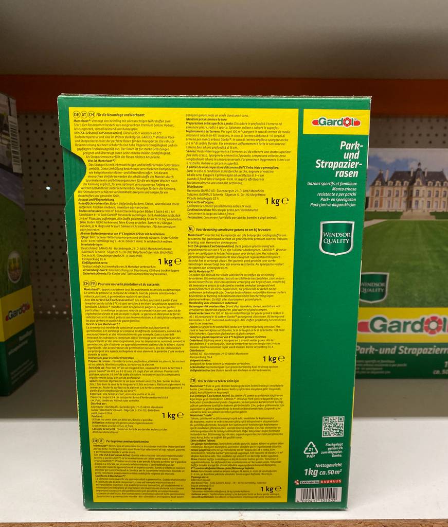 Rasensamen für Park- und Strapazierrasen im Test: Rückseite von einer Packung Rasensamen mit Anwendungshinweisen. 