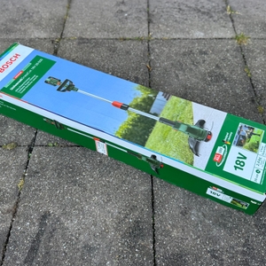 Karton des getesteten Rasentrimmers von Bosch.