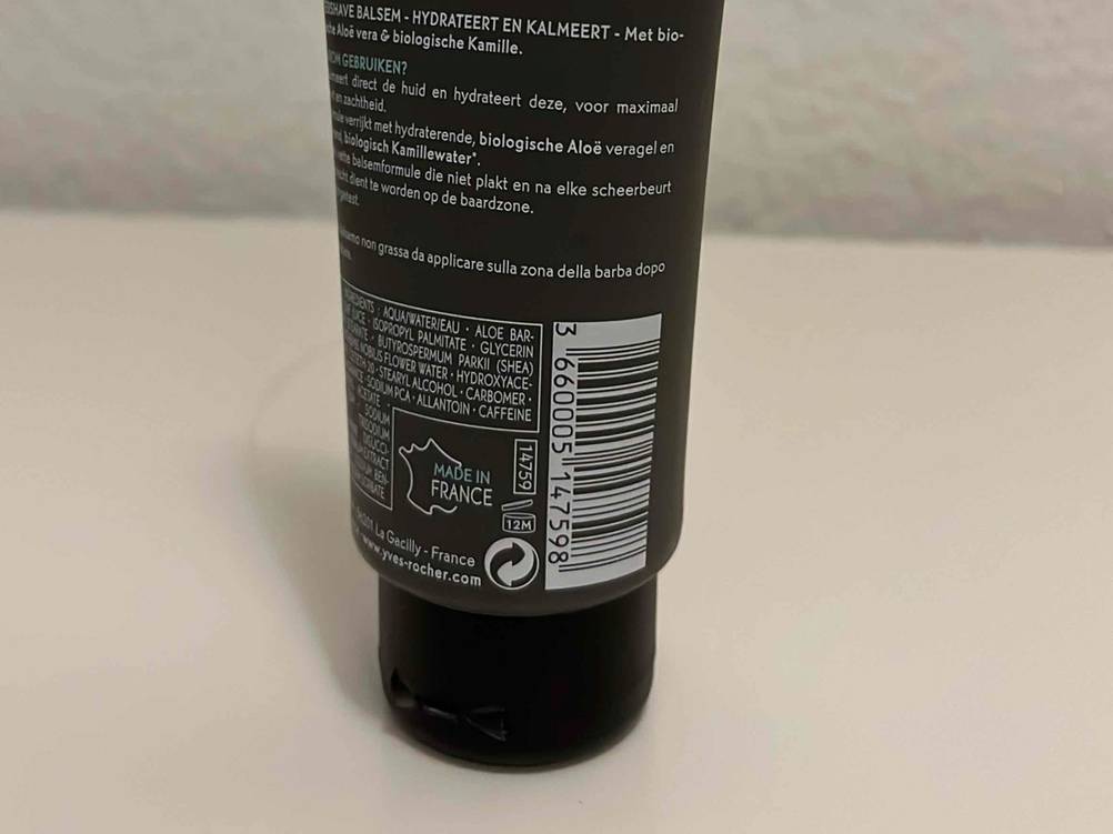 Rasiercreme getestet: Nahaufnahme der Rückseite der Tube mit Strichcode.
