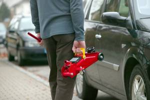 der Transport eines leichten Wagenhebers