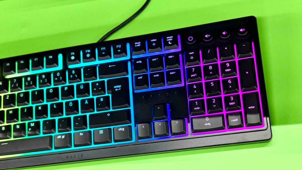 Razer-Tastatur im Test: Nahaufnahme der rechten Seite mit Nummernblock.