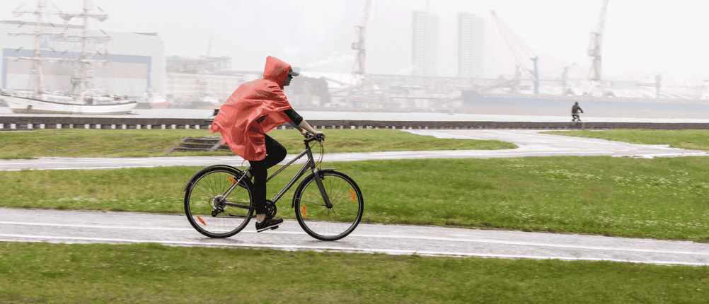 regenponcho-fahrrad-fahren-regen