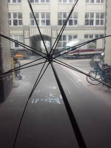 Durchsichtige Regenschirme