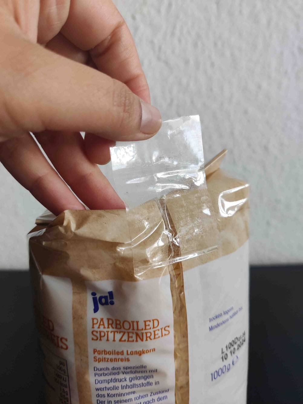 Verschluss von einer getesteten Reis-Verpackung. 