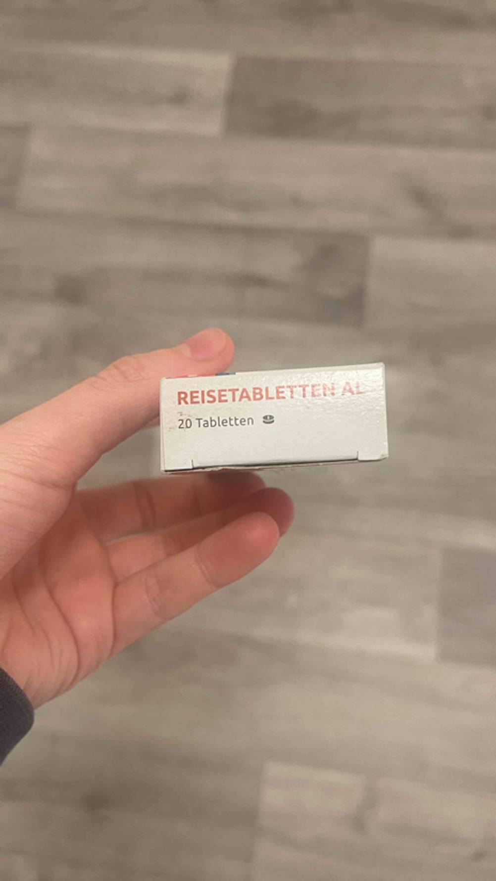 Ansicht des Kopfes der Verpackung, auf dem die Teilbarkeit der Reisetabletten im Test angegeben ist.