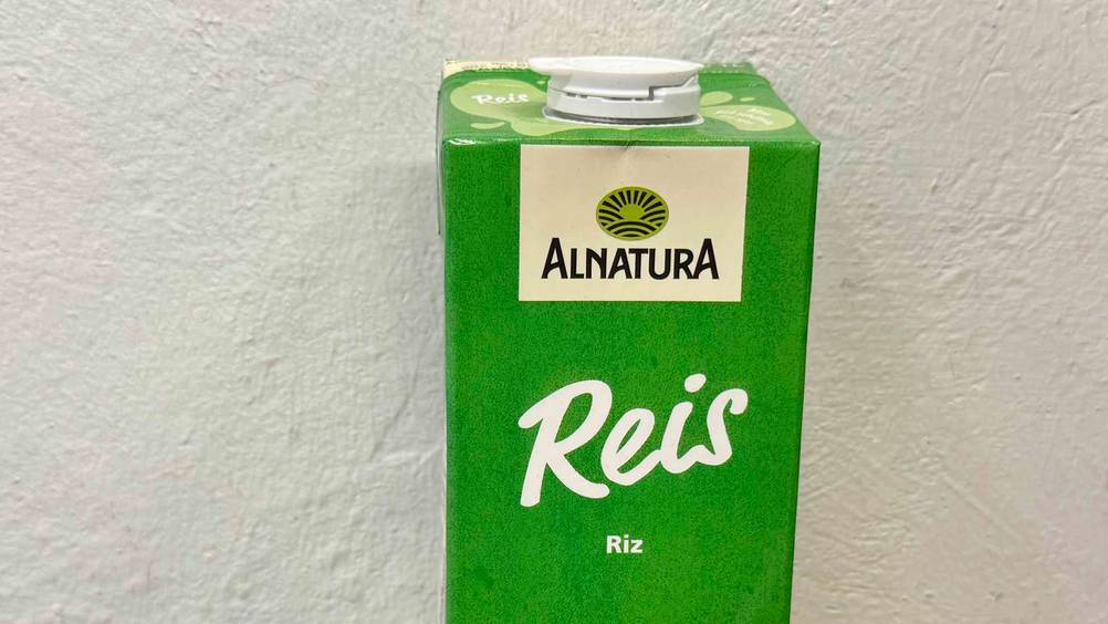 Reismilch im Test: Nahaufnahme der Verpackung mit Logo und Artikelbezeichnung.