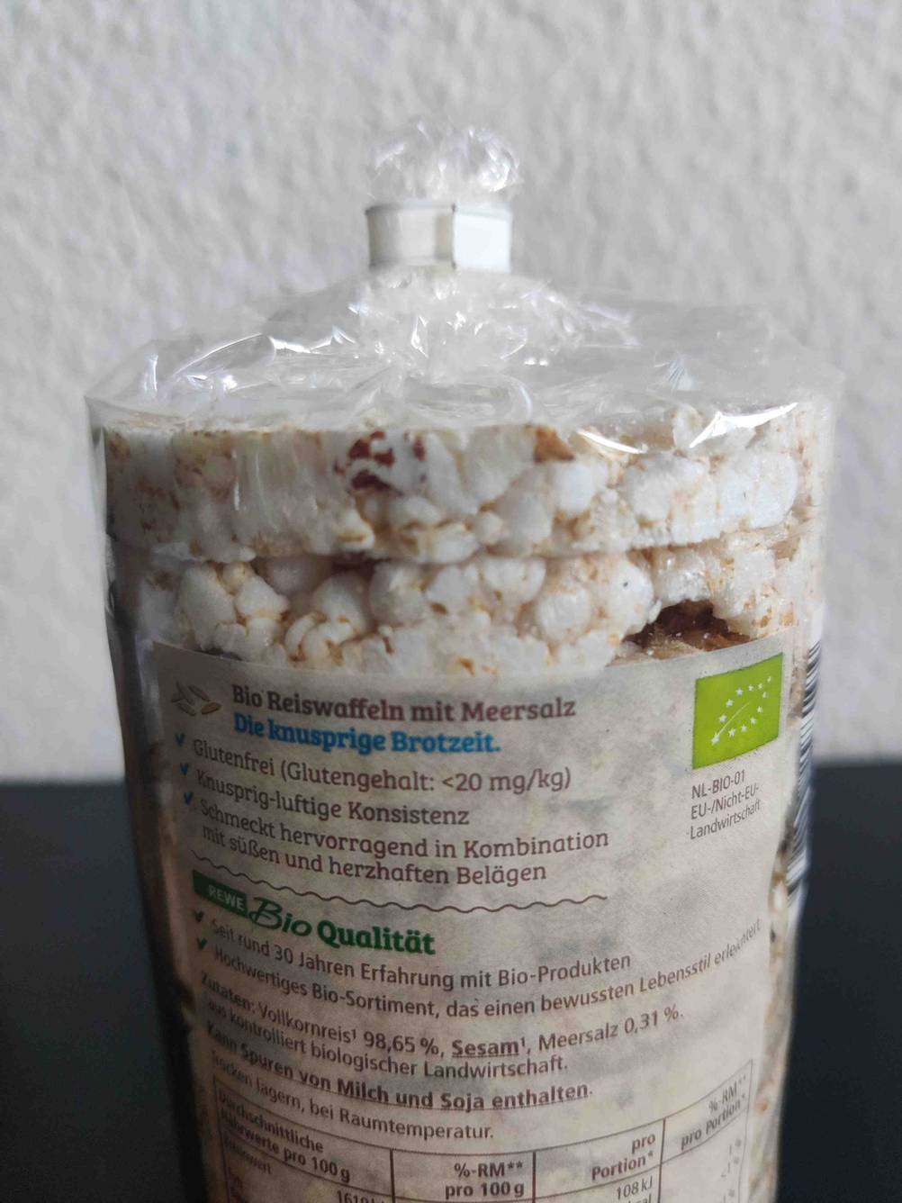 Verschluss von einer getesteten Reiswaffel-Packung. 