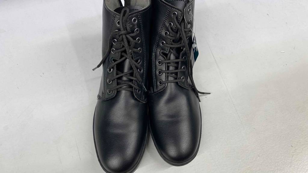 Reitstiefeletten im Test: Nahansicht der Schuhe