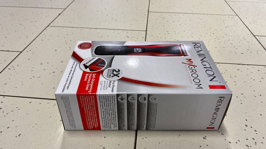 Haarschneider-Test: eine Packung mit My Groom von Remington liegt auf dem Boden.